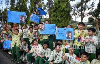 In Picture: Tiba di Akmil Magelang, Prabowo Disambut Antusias Warga