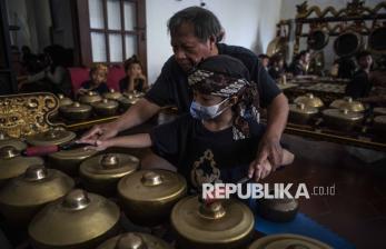 In Picture: Semangat Anak-anak Berlatih Gamelan dan Seni Pedalangan