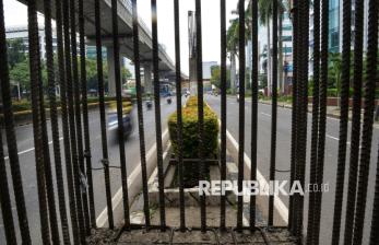 In Picture: Menanti Solusi 'Bangkai' Tiang Monorel Jakarta