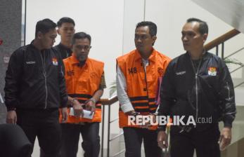 Terjaring OTT Kasus Pemerasan THR, Bupati dan Sekda Cilacap Ditahan KPK