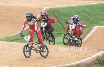 Aksi Atlet Sepeda BMX Amellya Saat Raih Medali Emas Asean Games
