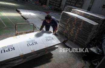 In Picture: KPU Kota Surakata Terima 3.424 Bilik Suara Pilkada