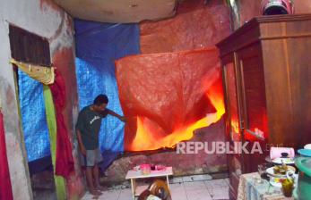 In Picture: Rumah Rusak di Bandung Imbas Gempa yang Berpusat di Garut