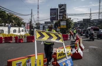 Jalan Gombel Lama Semarang Ditutup, Lalu Lintas Dialihkan ke Dua Arah
