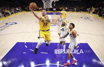 In Picture: Momen Debut Perdana Luka Doncic, Sumbang 14 Poin untuk Kemenangan Lakers