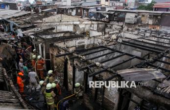 Kebakaran Hanguskan Puluhan Rumah di Tambora Jakbar 