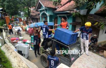 Evakuasi Barang Korban Bencana Tanah Bergerak di Tegal Terkendala Akses Jalan