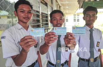 In Picture: Jemput Bola Perekaman KTP Elektronik untuk Pemilih Pemula