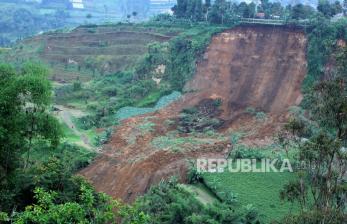 Satu Keluarga di Purworejo Tewas Tertimpa Batu Besar Saat Rumahnya Tertimbun Tanah Longsor