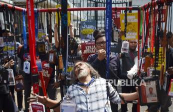 In Picture: Jurnalis di Bandung Turun ke Jalan, Suarakan Penolakan RUU Penyiaran