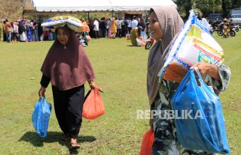 In Picture: Pasar Murah Upaya Pengendali Inflasi di Aceh