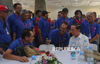  Bincang Santai Jokowi Saat Reuni dengan Teman Satu Angkatan di UGM