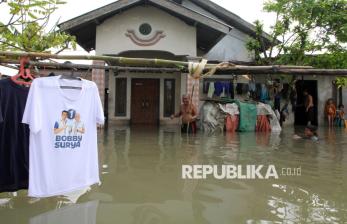 In Picture: Intensitas Hujan Tinggi, Permukiman Warga di Medan Terendam Banjir