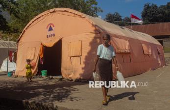Setahun Berlalu, Pengungsi Erupsi Gunung Lewotobi Masih Bertahan di Tenda Pengungsian