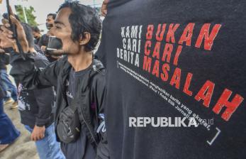 Jurnalis Lakukan Aksi Tutup Mulut di Mapolda Jambi