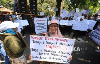 Ratusan Pedagang Pasar di Kediri Tuntut Perbaikan Tata Kelola Pasar