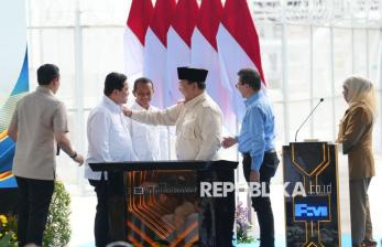 Presiden Prabowo Resmikan Pabrik Pemurnian Logam Mulia Freeport di Gresik