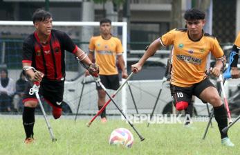Aksi Pesepak Bola Disabilitas di Kompetisi Sepak Bola Amputasi