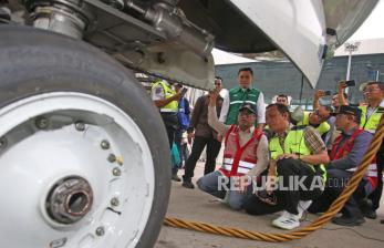 In Picture: Tinjau Bandara Soetta, Menhub Cek Kesiapan Pesawat untuk Layani Arus Mudik