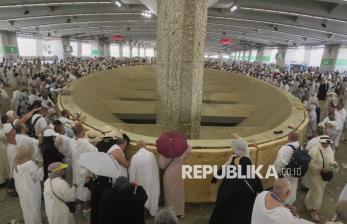 Jutaan Jamaah Haji Lakukan Prosesi Melontar Jumrah