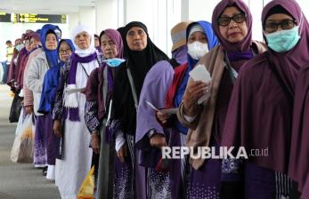 In Picture: Jamaah Haji yang Mendarat Darurat di Kualanamu Diterbangkan ke Jakarta