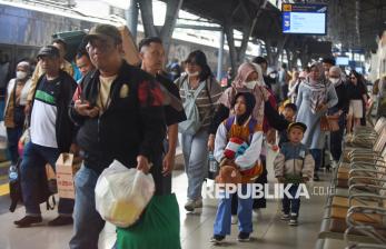 Arus Balik Liburan Sekolah, 13.366 Penumpang Turun di Stasiun Pasar Senen