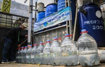 In Picture: Bank Sampah Manfaatkan Air Hujan di Tangerang