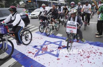 Puluhan Pesepeda Gelar Aksi Ride for Palestine