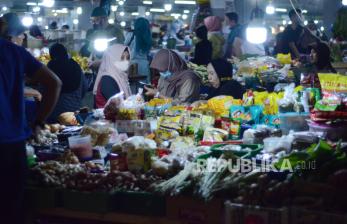 Menteri Keuangan Sri Mulyani mengatakan, tantangan dan ancaman masyarakat saat ini adalah kenaikan harga barang-barang kebutuhan pokok. 