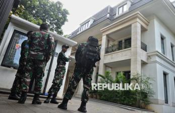 In Picture: Rumah Riza Chalid Digeledah Kejagung Terkait Kasus Korupsi Minyak Mentah