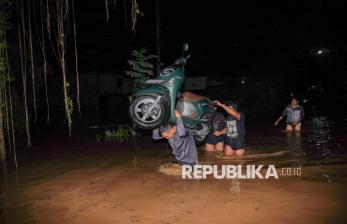 Ketinggian Banjir Lumajang Capai 1,5 Meter, Ribuan Warga Mengungsi