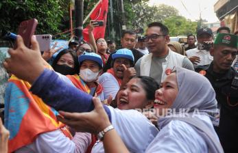 In Picture: Serap Aspirasi Warga, Ridwan Kamil Blusukan ke Pangadegan