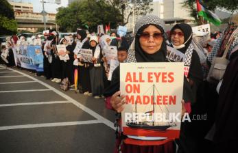 In Picture: Aksi Bela Palestina Kecam Penolakan Kapal Madleen oleh Israel