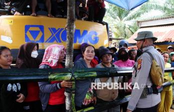Dihadang Pekerja, Eksekusi Kebun Sawit Ilegal Sitaan di Dumai Batal Dilakukan