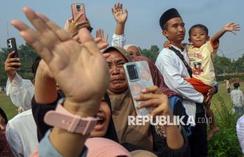 Lambaian Perpisahan Iringi Keberangkatan Jamaah Haji Bogor