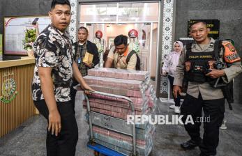 Penampakan Barang Bukti Uang Rp22,5 Miliar Kasus Korupsi LRT Sumsel