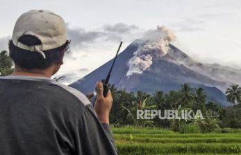 Wakil Bupati Sleman Serahkan Bantuan Logistik untuk Relawan Kebencanaan Merapi