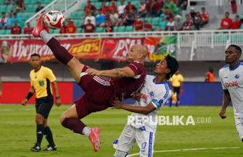 Dramatis, Arema FC Taklukkan PSM Makassar 2-1