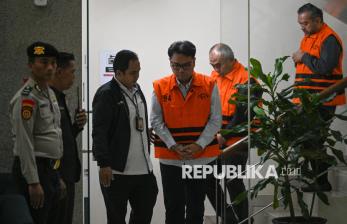 KPK Tahan Lima Tersangka Kasus Dugaan Korupsi Pengadaan Iklan di BUMD Jabar