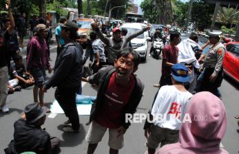 Tolak Rencana Penghapusan Angkot, Sopir Blokir Jalan Juanda Bogor