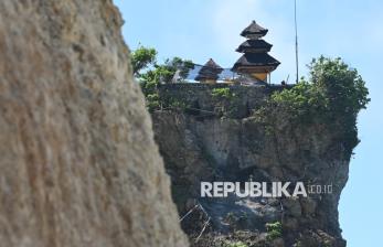 In Picture: Proyek Penanganan Tebing Retak di Objek Wisata Pura Uluwatu Capai 70 Persen