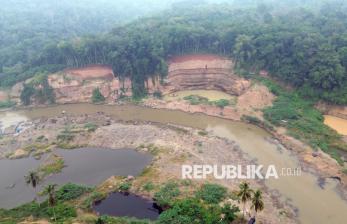 Bekas Tambang Emas Ilegal Rusak Bantaran Sungai Batang Ombilin