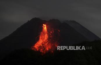 Merapi Luncurkan 46 Kali Guguran Lava ke Kali Bebeng