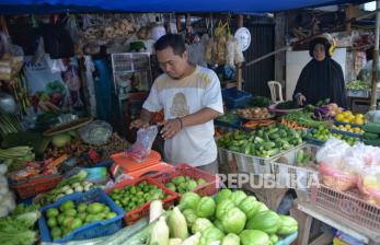 Jelang Idul Adha, Harga Sembako di Pasar Palmerah Stabil