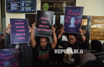 Aksi Damai di Sidang Perdana Praperadilan Penangkapan Aktivis