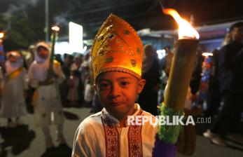 Warga dan Pelajar Meriahkan Pawai Obor Ramadhan di Gorontalo