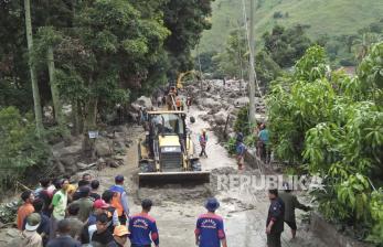 12 Warga Hilang akibat Banjir Bandang-Longsor Terjang Pemukiman