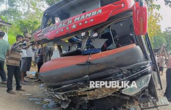 Bus Pariwisata Kecelakaan di Probolinggo, Delapan Orang Meninggal Dunia