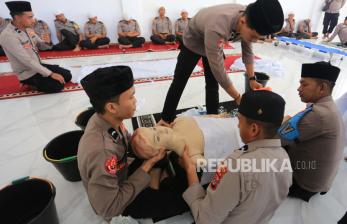 In Picture: Mapolres Aceh Barat Gelar Perlombaan Pengurusan Jenazah