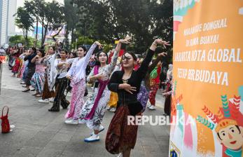 Semarak Hari Kebaya Nasional, Dari Flash Mob hingga Parade Berkebaya